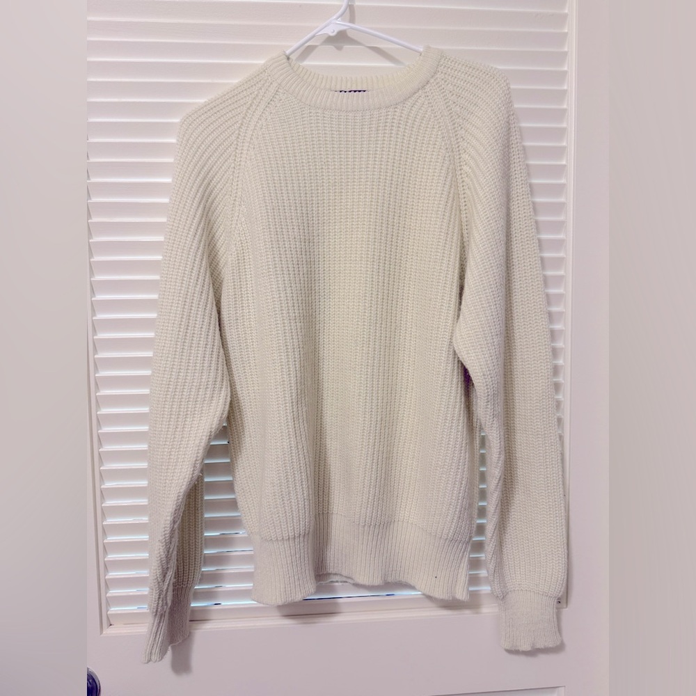 White Crewneck Sweater with Ribbed Knit Texture